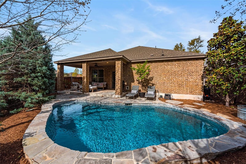 Virtual tour of 1612 Bovina Dr