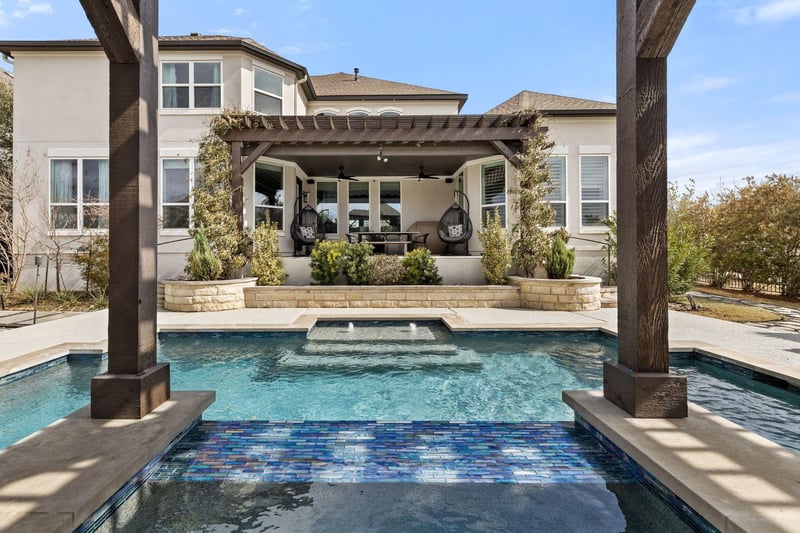 Virtual tour of 1617 Bardella Dr