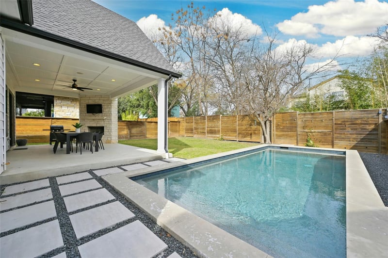 Virtual tour of 1618 Nash Ave