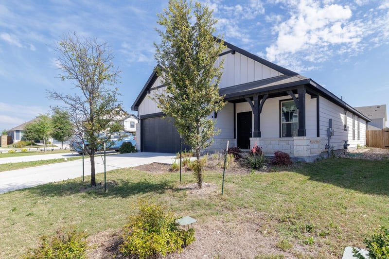 Virtual tour of 1620 Holly Lake DR