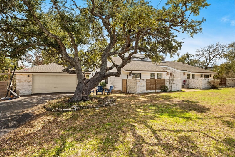 Virtual tour of 16201 Westview TRL