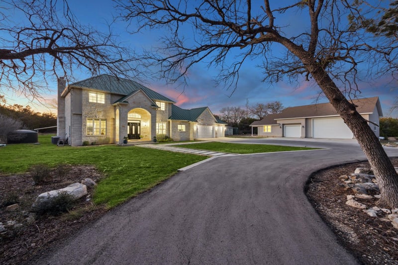 Virtual tour of 16206 Sweetwood TRL