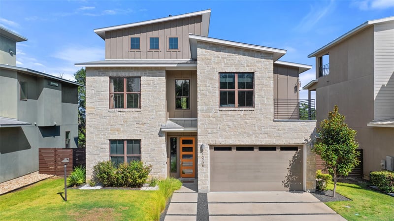 Virtual tour of 16208 Sydney Carol LN