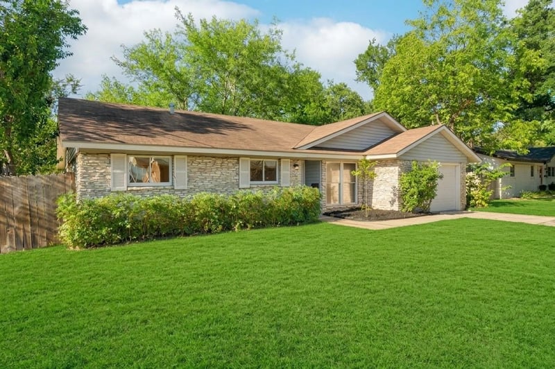 Virtual tour of 1621 Wheless Ln