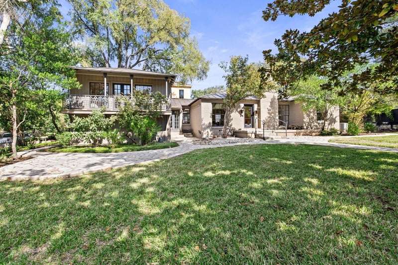 Virtual tour of 1625 Forest TRL