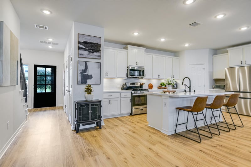 Virtual tour of 163 Longstraw Dr