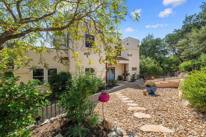 Virtual tour of 16312 Lake LOOP