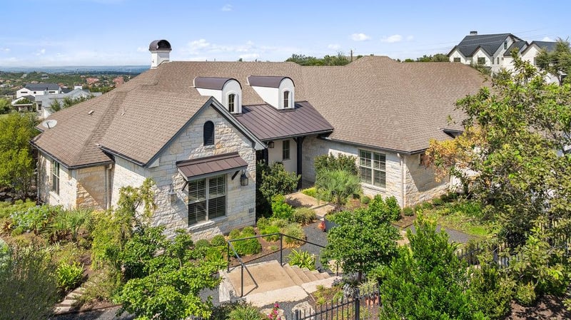 Virtual tour of 16400 Shane Landon CT