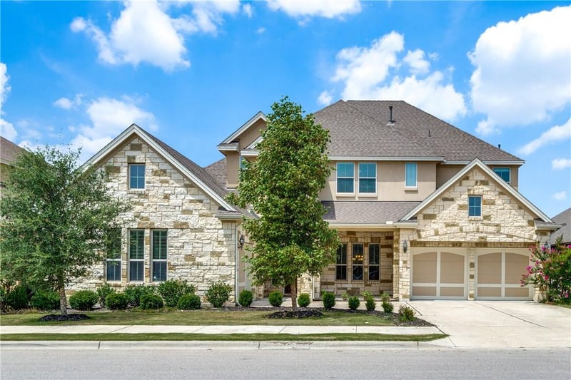 Virtual tour of 16404  Aventura Ave