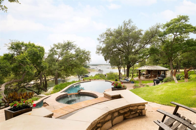 Virtual tour of 16407 Jackson ST