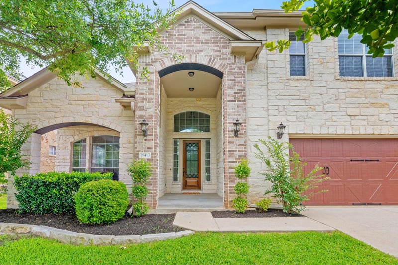 Virtual tour of 16413 Broadbay Dr