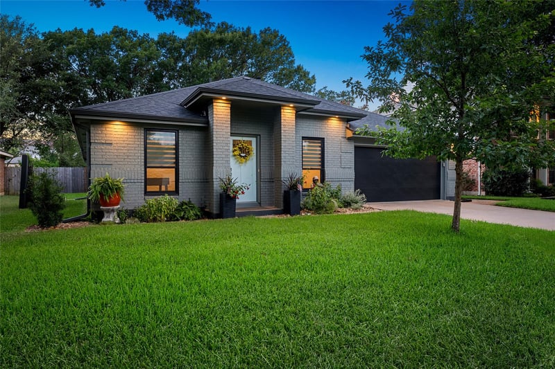 Virtual tour of 16416 Pocono DR
