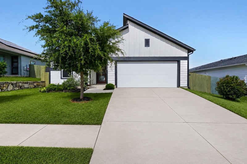 Virtual tour of 16516 Glimmering RD
