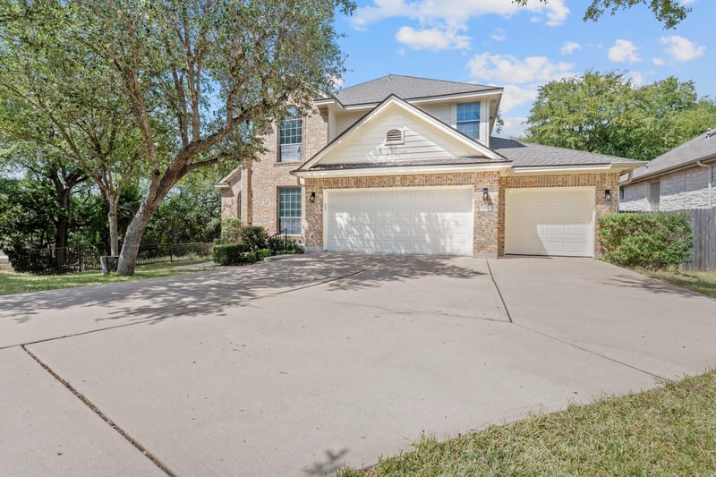 Virtual tour of 16600 Barrhead Cv