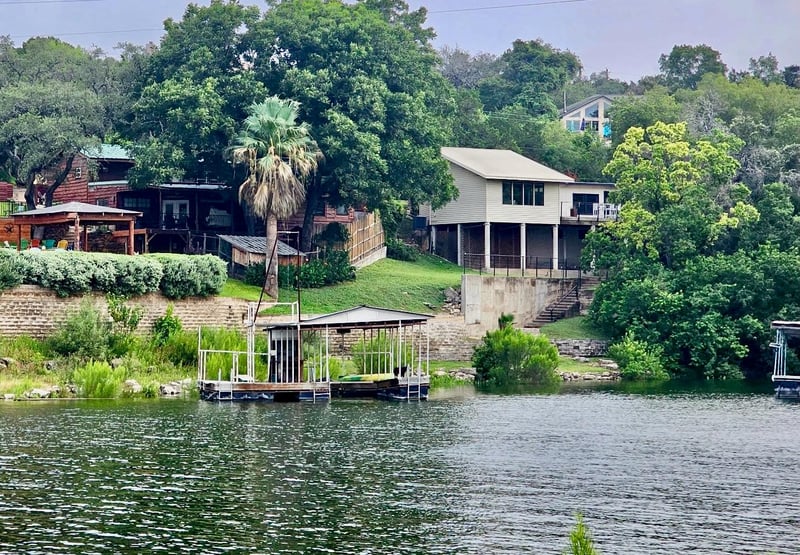 Virtual tour of 16811 S Ridge LN