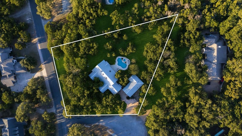 Virtual tour of 16904 Upper Woods CV