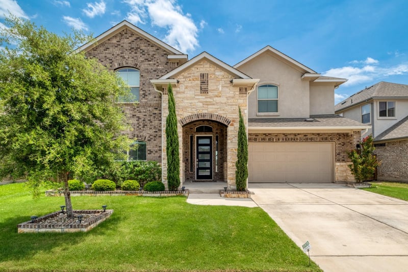 Virtual tour of 16940 Aventura Ave