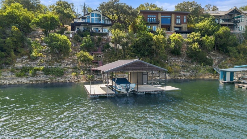 Virtual tour of 1700/1702 Buffalo Gap Rd