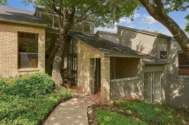 Virtual tour of 1700 Graywood CV