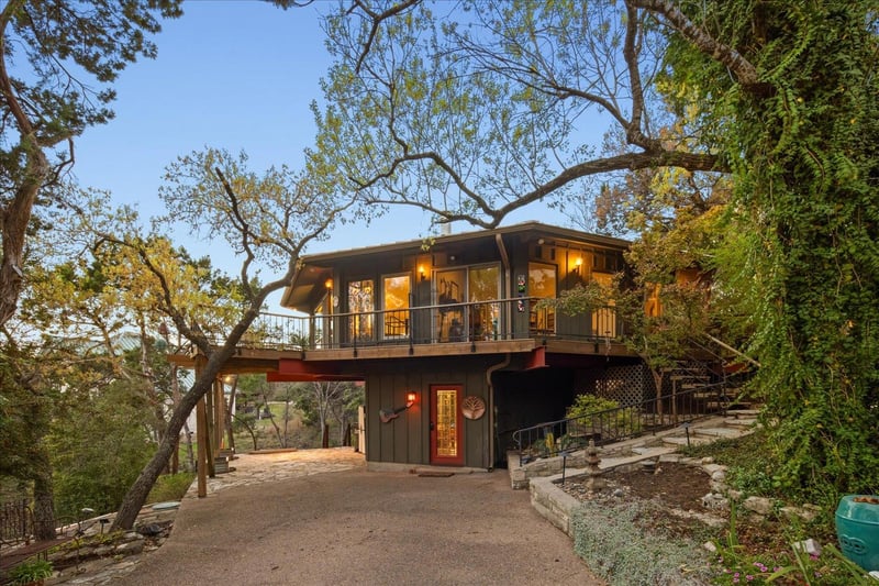 Virtual tour of 1700 Wild Basin Ledge