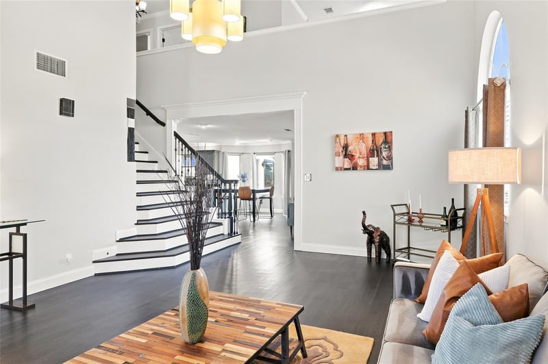 Virtual tour of 1701 Lantana DR