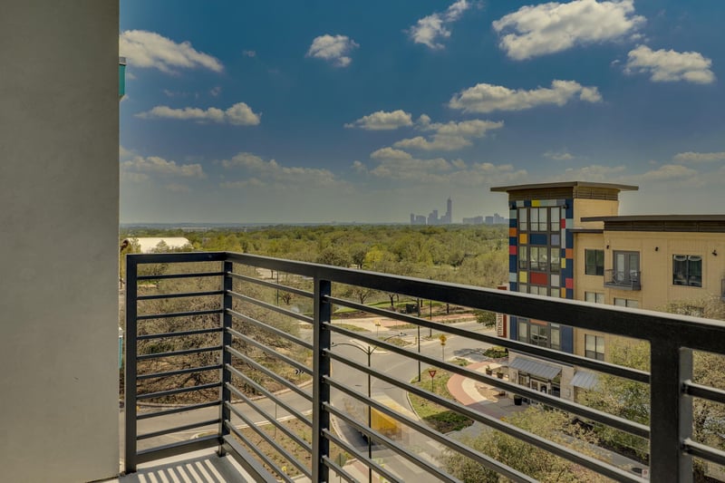 Virtual tour of 1701 Simond Ave Unit #524