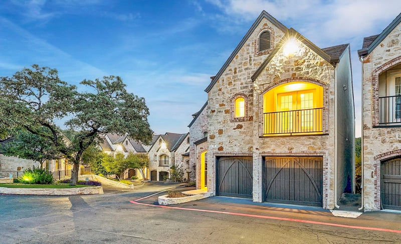 Virtual tour of 1701 Spyglass DR Unit #11