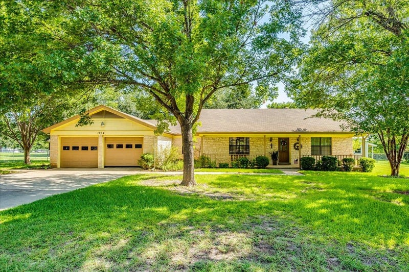 Virtual tour of 1704 Buttercup RD