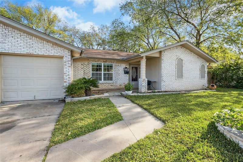 Virtual tour of 1704 Colony Creek Dr