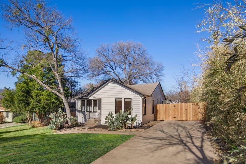 Virtual tour of 1704 Northwood RD