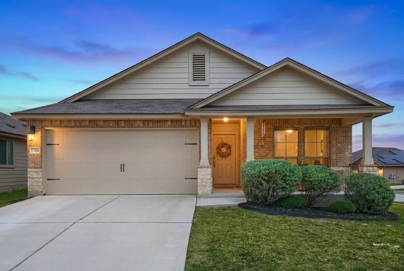 Virtual tour of 1704 T H Johnson DR