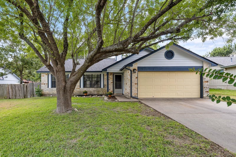 Virtual tour of 1705 Laurel Path