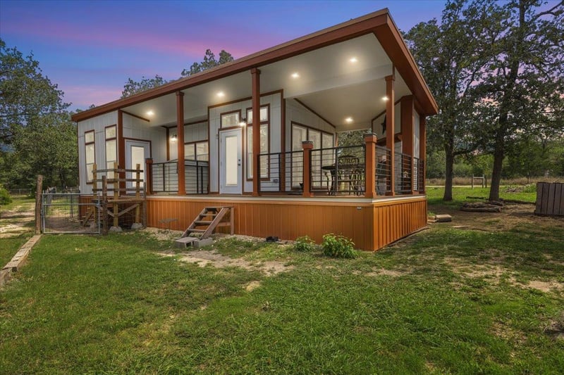 Virtual tour of 1705 Makinson RD