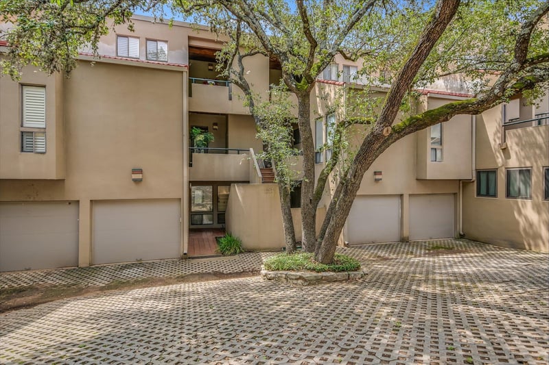 Virtual tour of 1707 Spyglass DR Unit #41