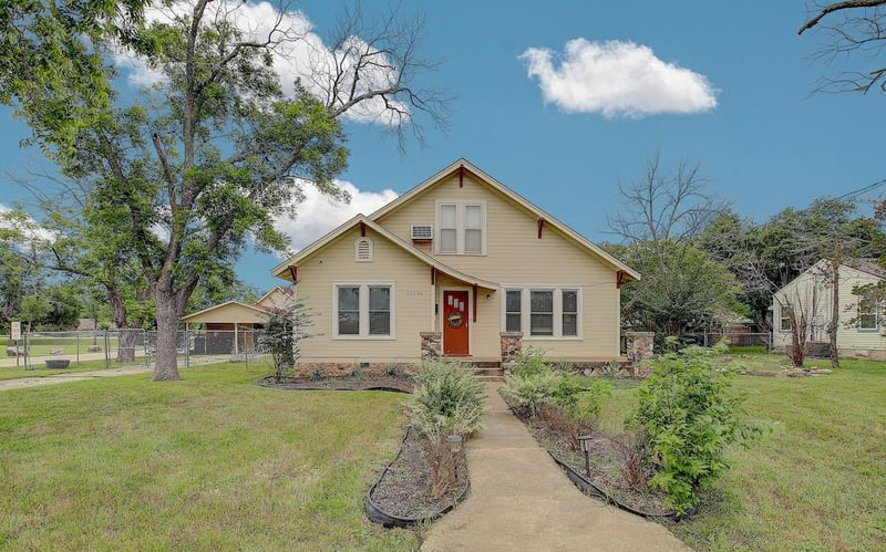 Virtual tour of 1708 Olive ST