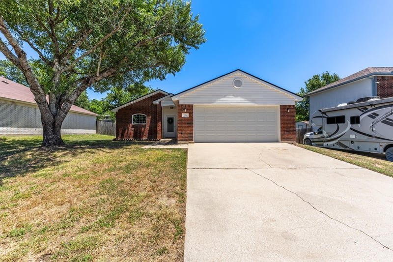 Virtual tour of 1710 Mattie DR