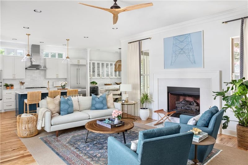 Virtual tour of 1710 W 10th ST