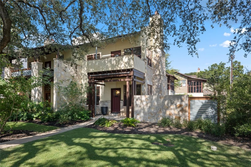 Virtual tour of 1711 Ravey St Unit #1711