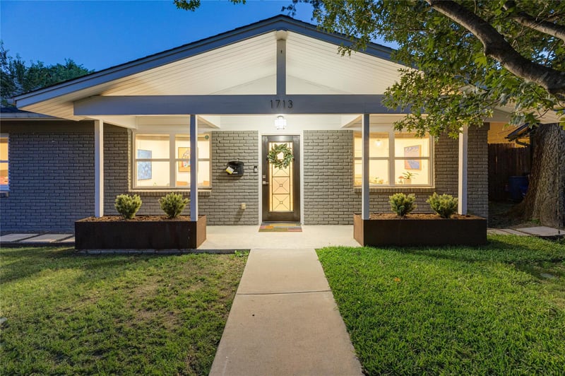 Virtual tour of 1713 Madison Ave