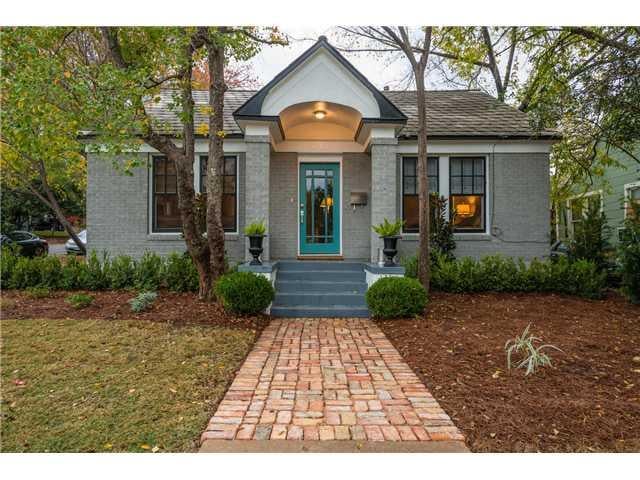 Virtual tour of 1713 Wethersfield Rd