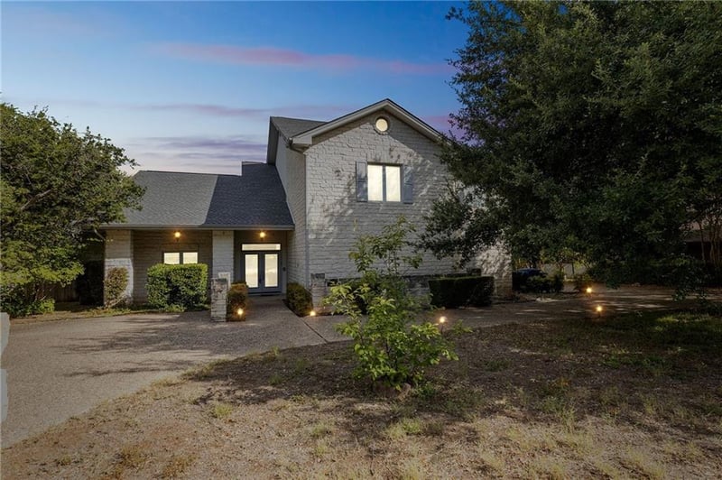 Virtual tour of 1716 Bartoncliff Dr