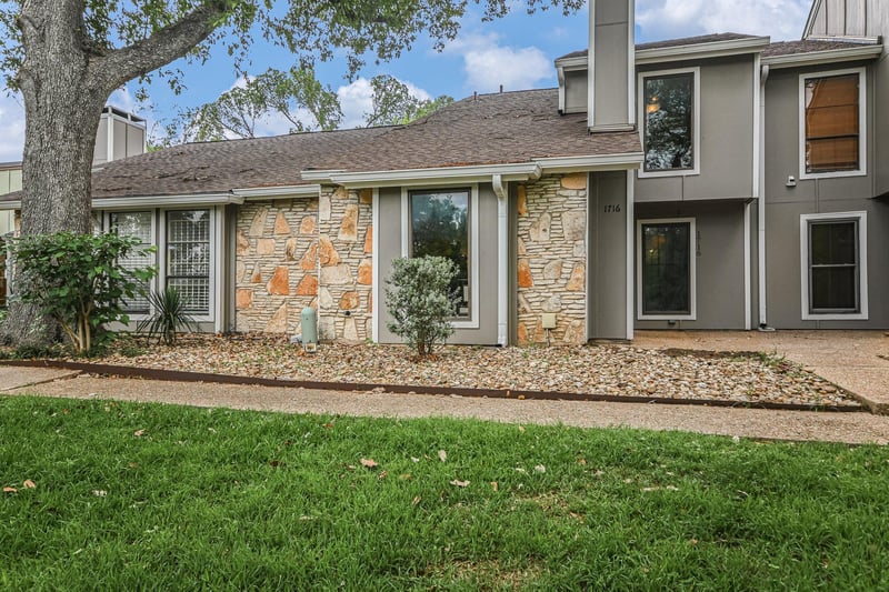 Virtual tour of 1716 Timberwood DR
