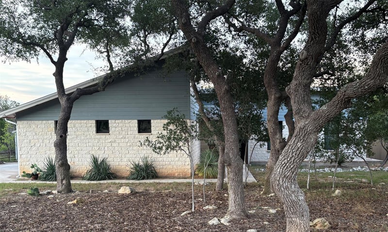 Virtual tour of 172 Bluff TRL