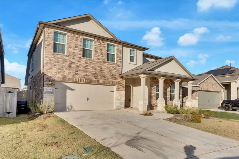 Virtual tour of 1725 Devine Lake Blvd