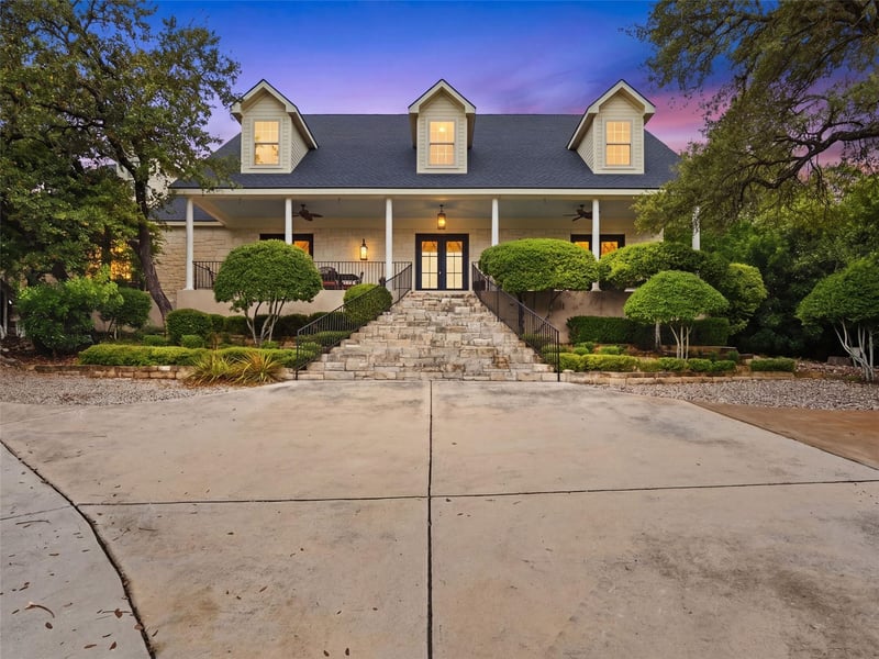 Virtual tour of 173 Falling Hills