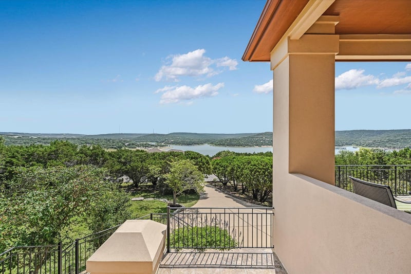 Virtual tour of 17309 Northlake Hills DR