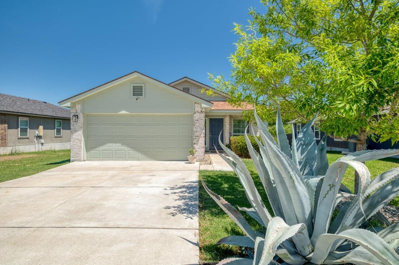 Virtual tour of 174 Falcon DR