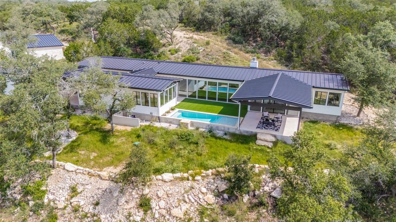Virtual tour of 1752 Demi John Bend RD
