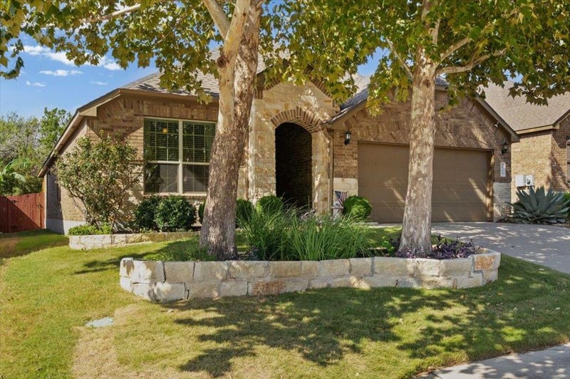 Virtual tour of 1753 Cactus Mound Dr