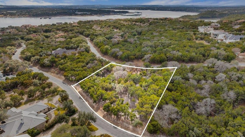Virtual tour of 17609 Regatta View Dr